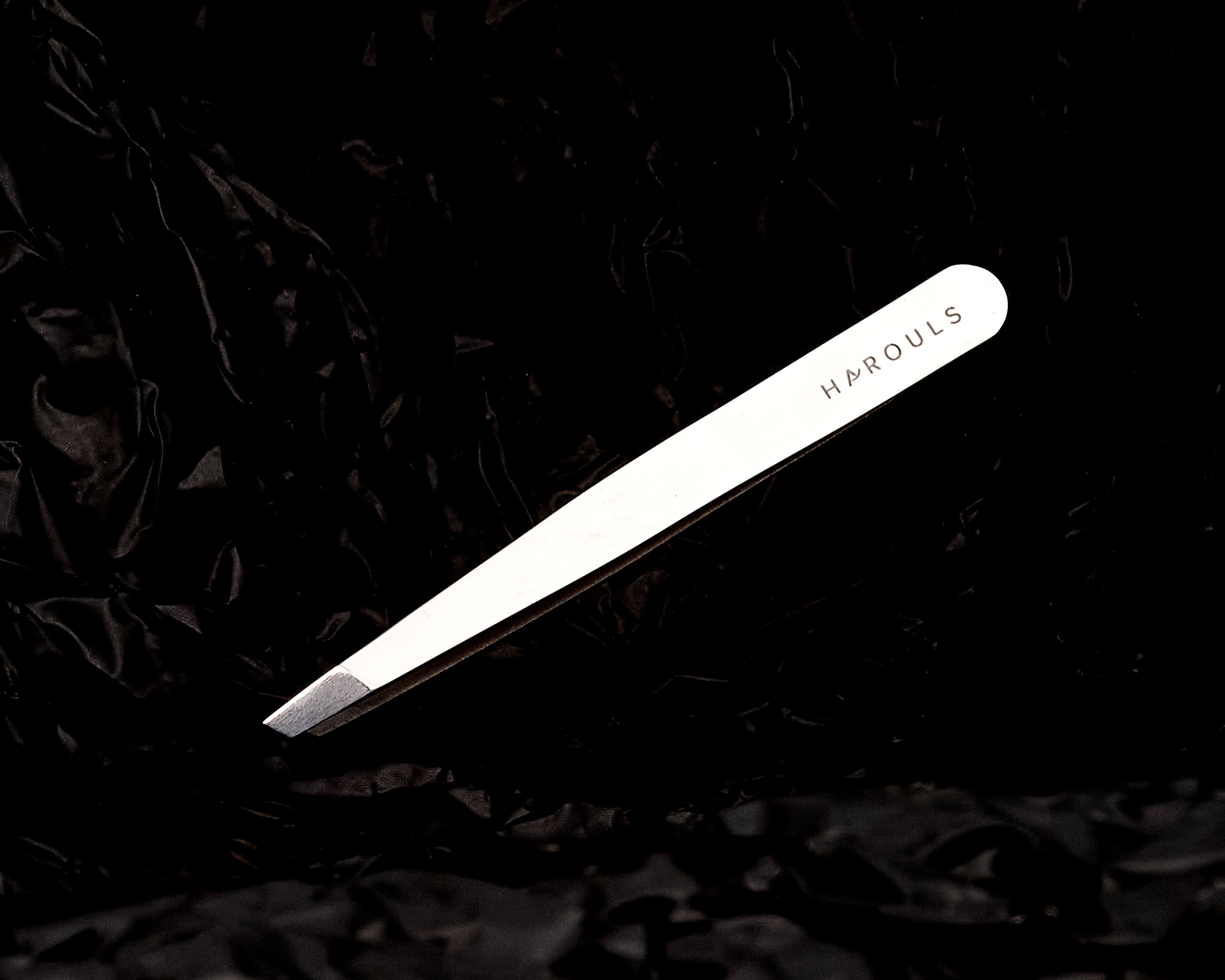 https://projectsoma.gr/pub/media/catalog/product/cache/42804f32efa54a62e055a2b01eb61aec/t/w/tweezer_black_background.jpg